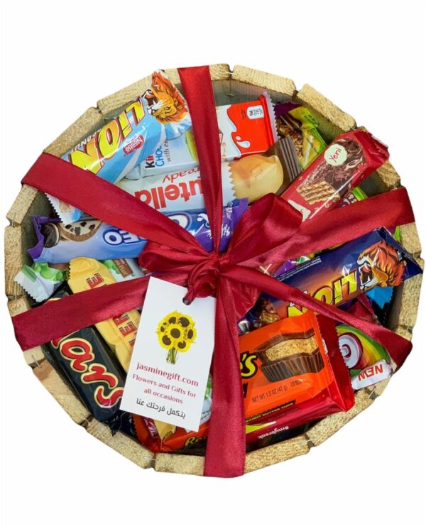 Happy chocolate day -A gift for all occasions, consisting of 25 to 30 chocolate bars in a round box