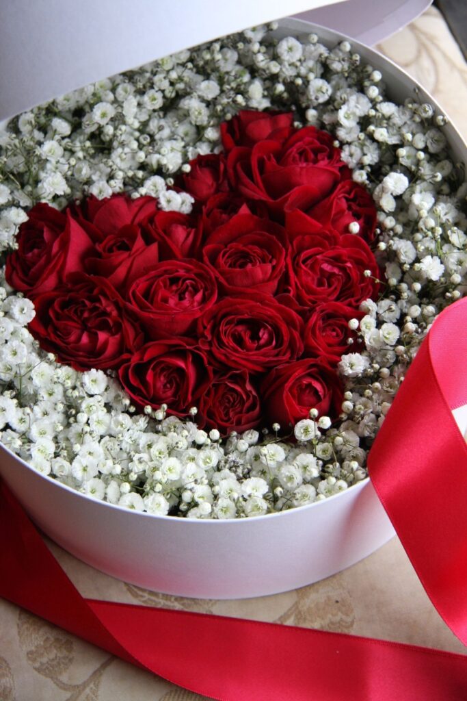 send flowers to amman, send flowers and gifts in Valentine Day to amman