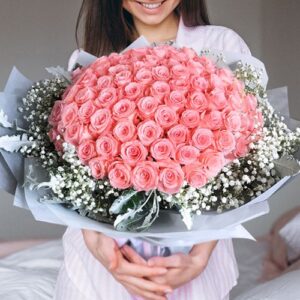 100 Pink Roses in a Bouquet,send flower to amman