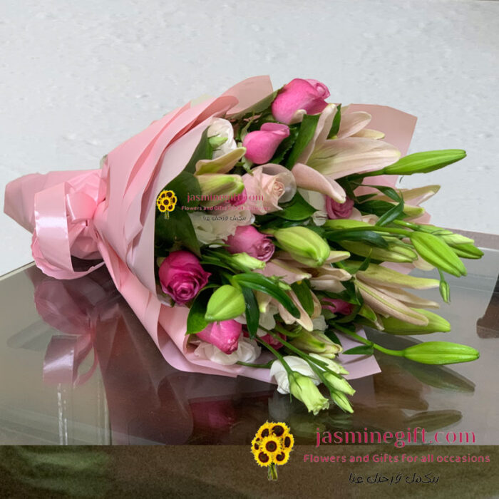 Lillias White with pink roses , send-to amman jordan.