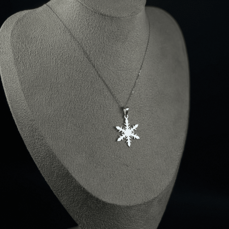 BEST FLOWERS AND GIFT SHOP IN AMMAN Silver Snowflake Necklace christmas,send gifts to amman