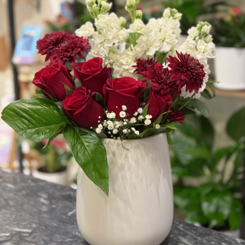 Heartbeat Roses,send gift flowers to amman
