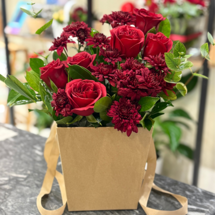 Crimson Rustic,send flowers to amman online from uae